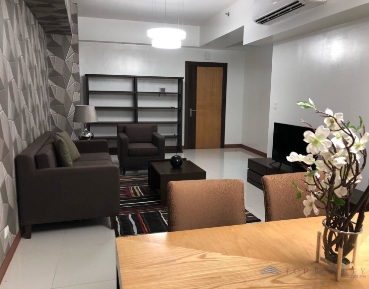 3BR Condo Unit For Sale in 8 Forbestown Road Bonifacio Global City