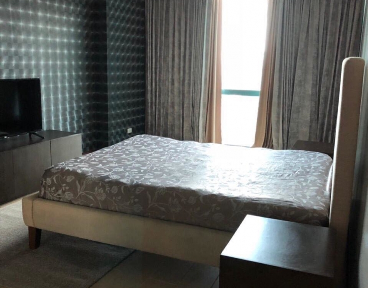 3BR Condo Unit For Sale in 8 Forbestown Road Bonifacio Global City