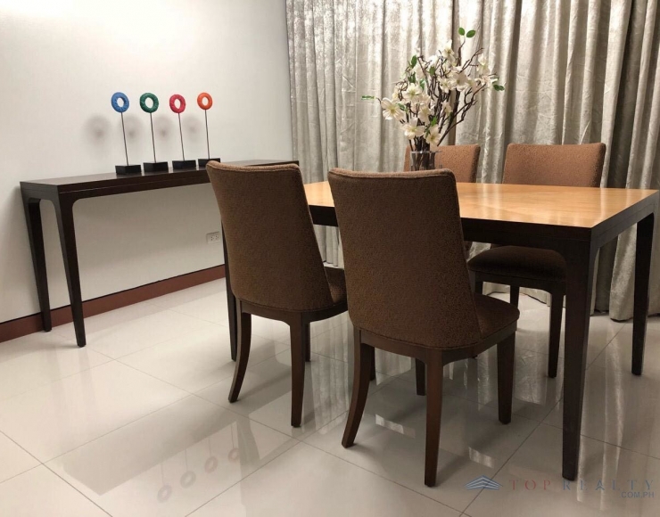 3BR Condo Unit For Sale in 8 Forbestown Road Bonifacio Global City