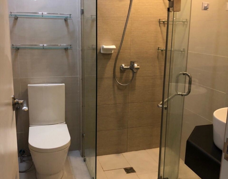 3BR Condo Unit For Sale in 8 Forbestown Road Bonifacio Global City