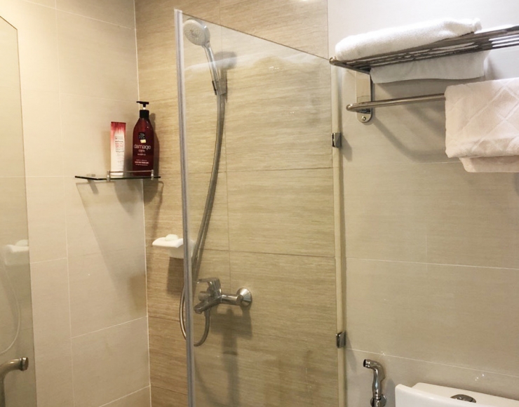 Spacious One Bedroom 1Br Condo with balcony For Rent in 8 Forbestown Road