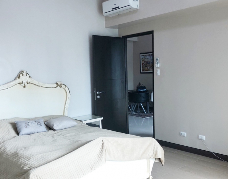 Spacious One Bedroom 1Br Condo with balcony For Rent in 8 Forbestown Road