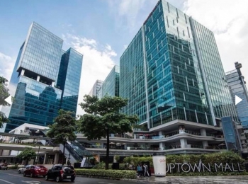 Huge 2 Bedroom – One Uptown Residence BGC – P23M